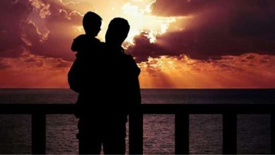 Afbeelding van vader en kind - ter illustratie bij het online dagboekje 'Gods hart voor kinderen'